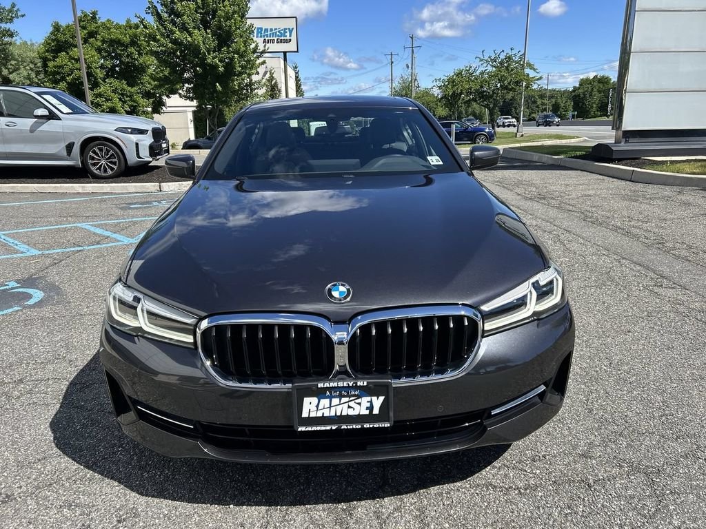 Used 2023 Dark Graphite BMW 540i xDrive image 3
