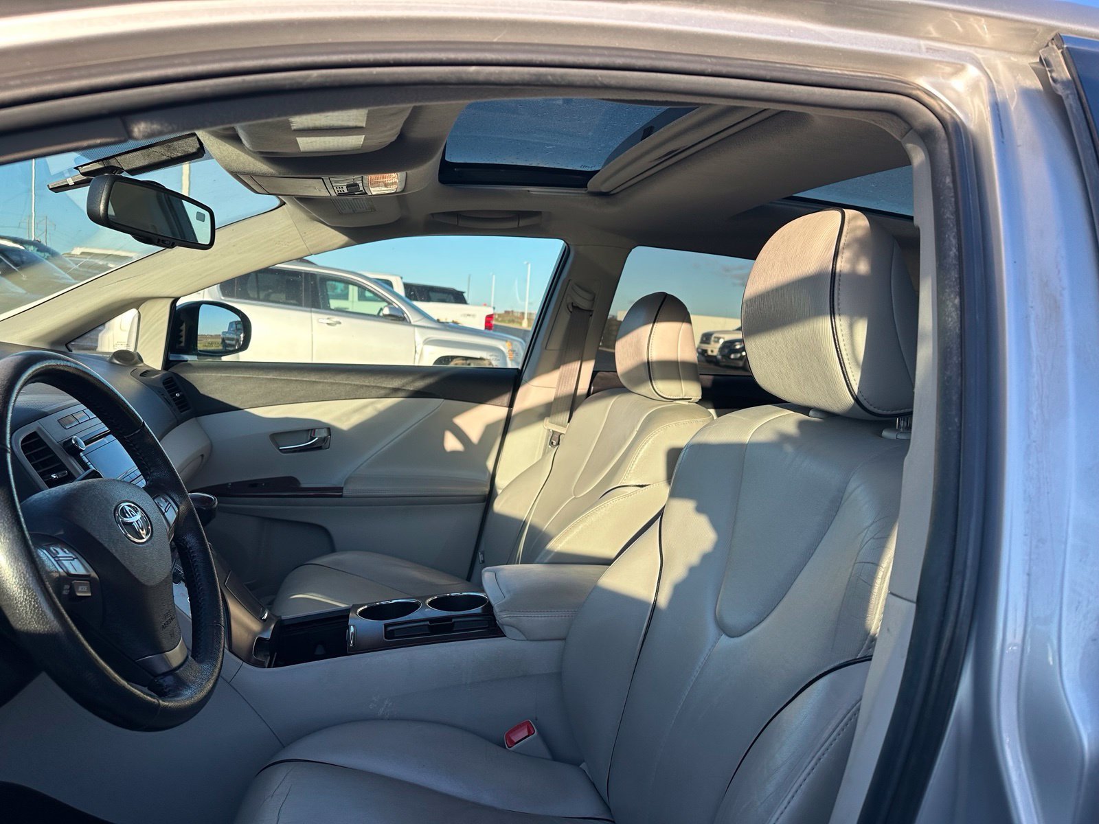 Used 2012 Silver Toyota XLE image 5