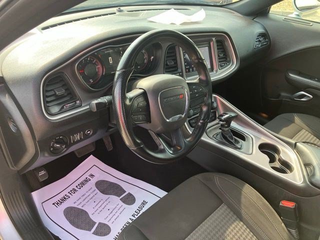 Used 2022 Triple Nickel Clearcoat Dodge SXT image 9