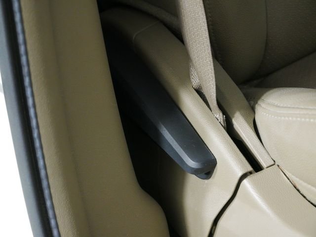 Used 2012 White Chrysler Touring image 14