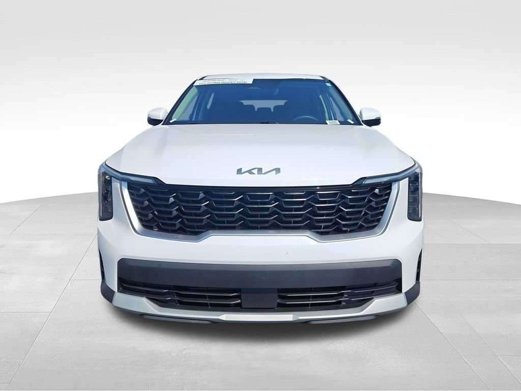 Used 2025 White Kia LX image 8