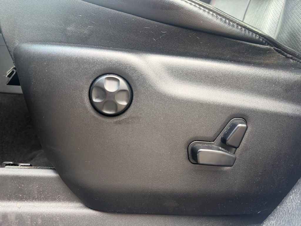 Used 2015 Silver Dodge R/T image 29