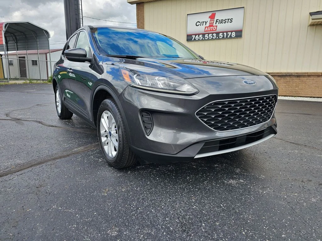 Used 2020 Ford Escape SE with VIN 1FMCU9G61LUC69441 for sale in Tipton, IN