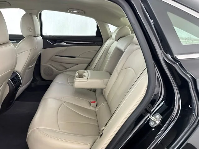 Used 2019 Black Buick Essence image 29