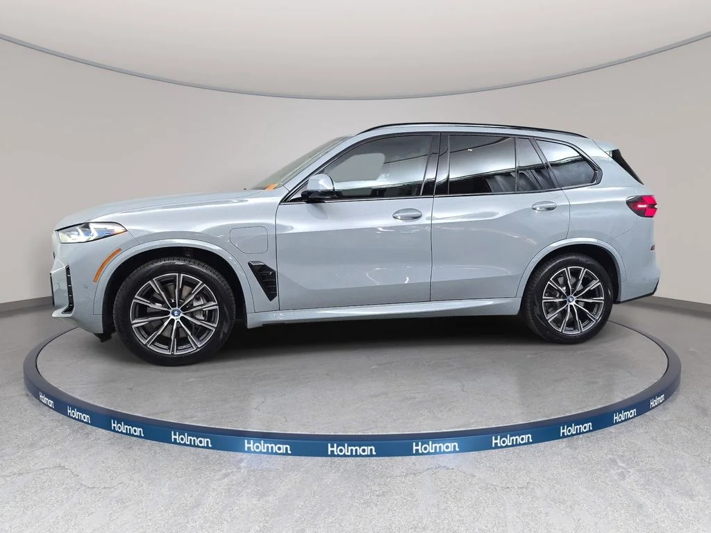 Used 2024 Brooklyn Gray Metallic BMW xDrive50e image 8