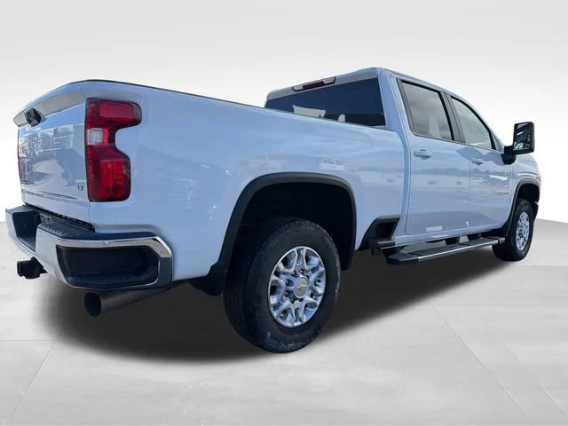 Used 2022 Summit White Chevrolet LT image 7