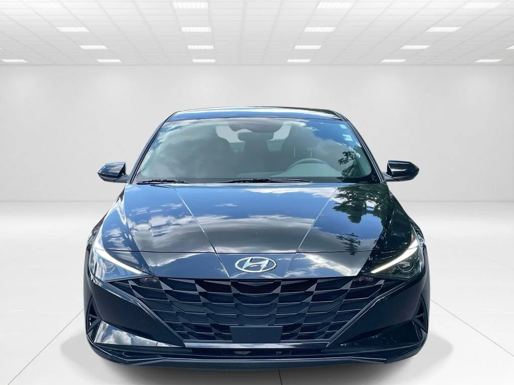 Used 2023 Black Hyundai SEL image 2