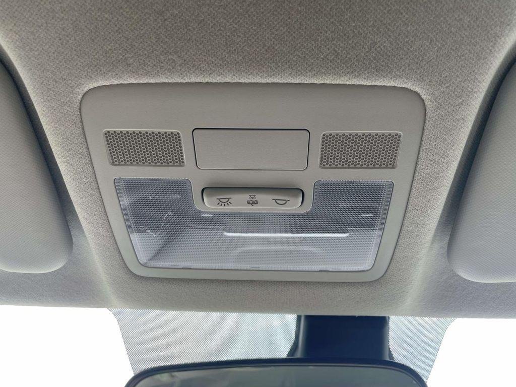 New 2026 White Hyundai SE image 30