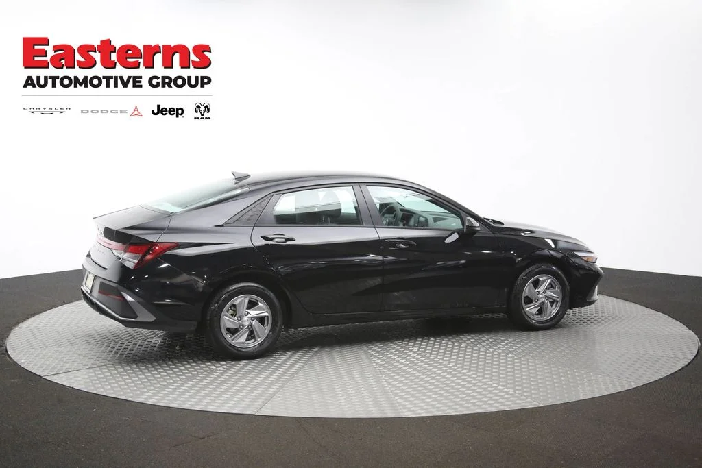 Used 2025 Black Hyundai SE image 40