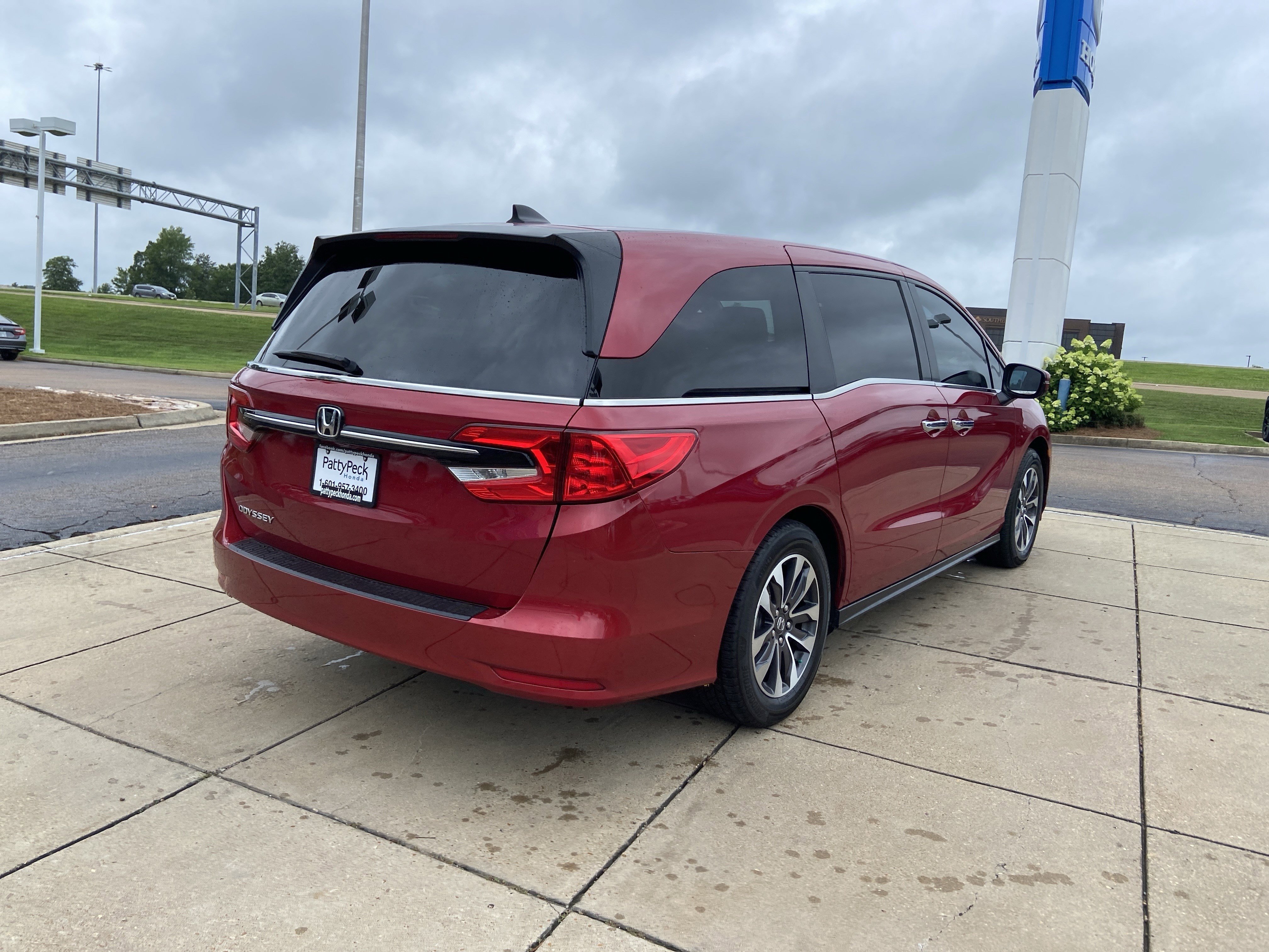 Used 2023 Radiant Red Metallic II Honda EX-L image 11