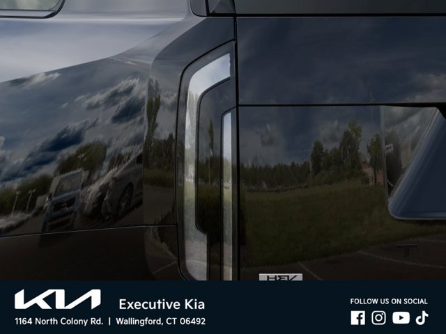 New 2027 Black Kia  image 11