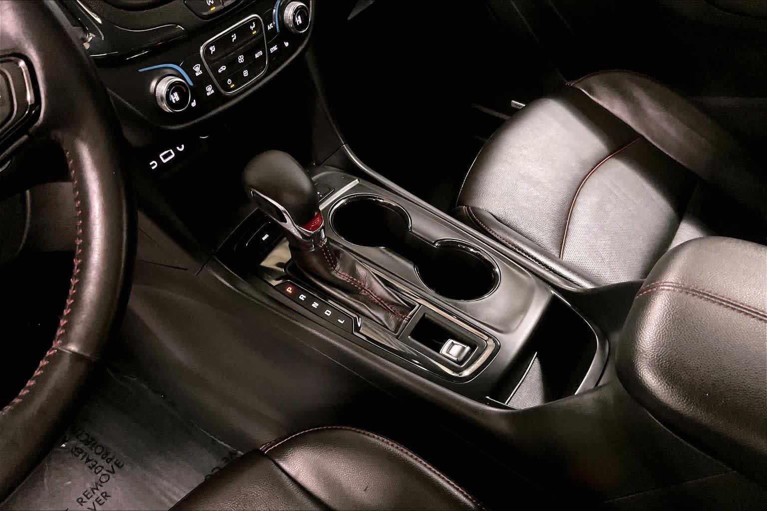 Used 2022 Summit White Chevrolet RS image 16