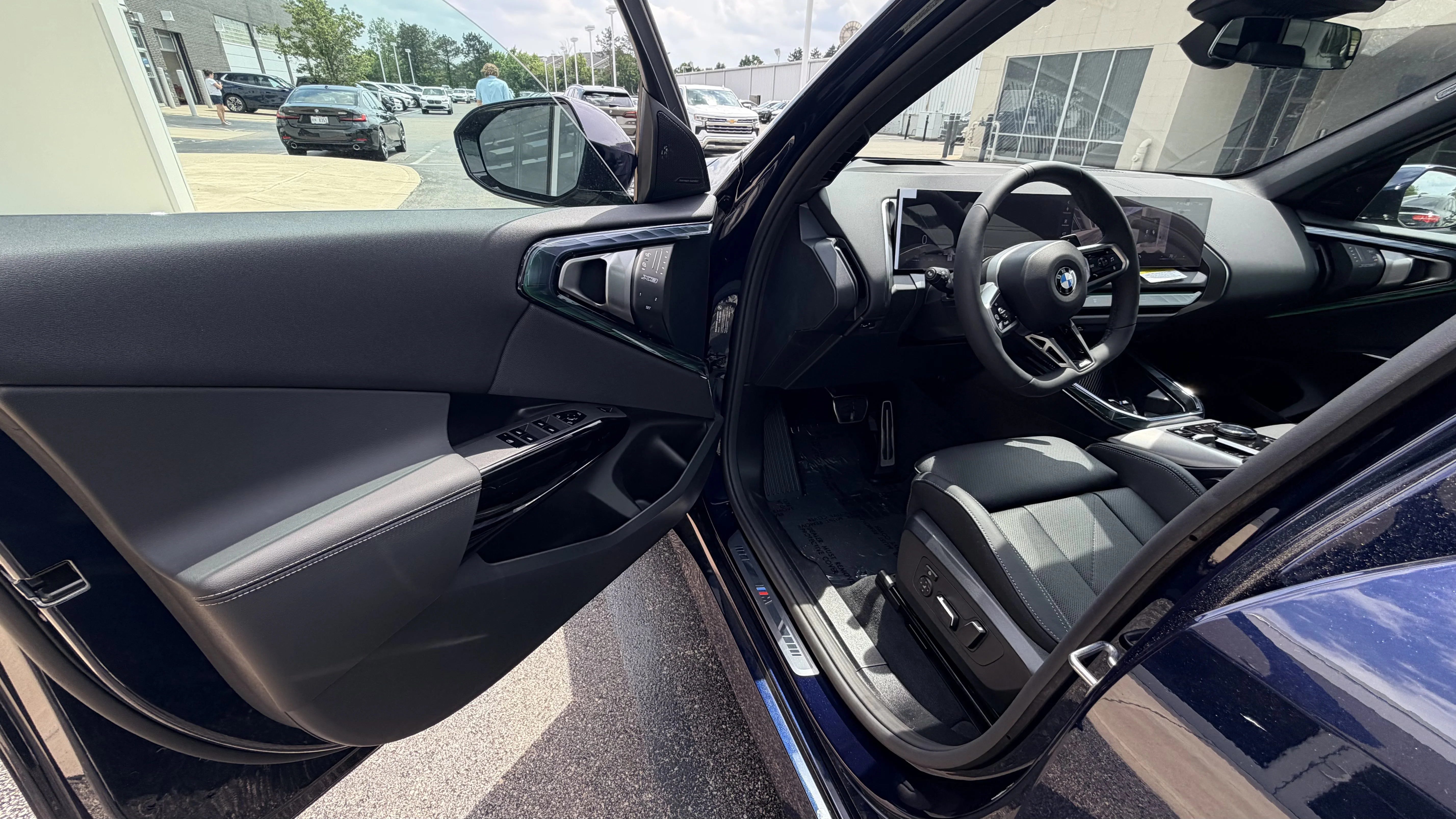 New 2026 Tanzanite Blue II Metallic BMW 30 xDrive image 7