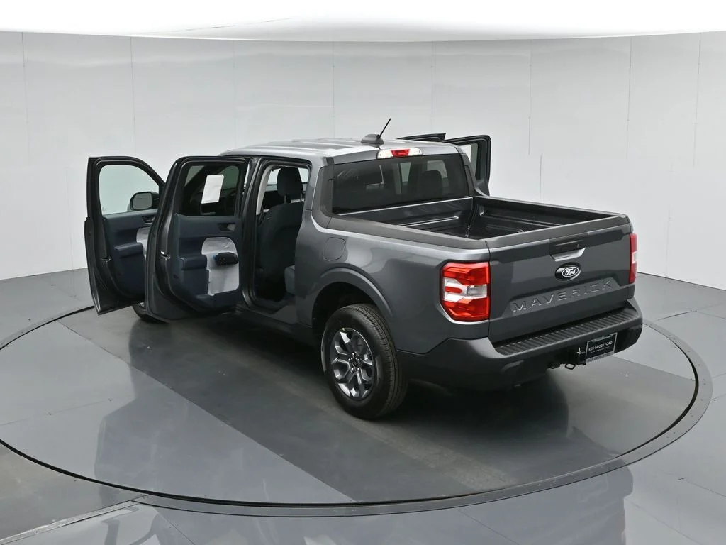 New 2026 Carbonized Gray Metallic Ford XLT image 36