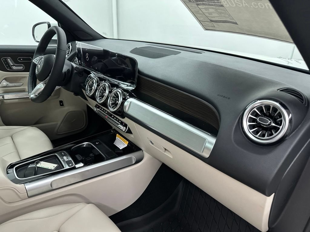 New 2026 Polar White Mercedes-Benz GLB 250 image 56