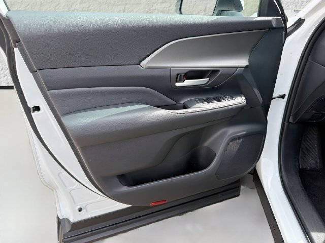 Used 2026 Pearl Toyota XLE image 22