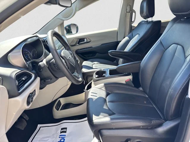 Used 2024 White Chrysler Touring L image 10