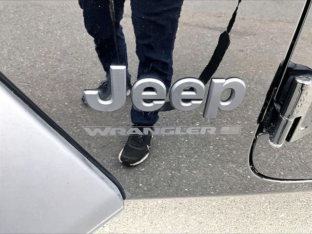 Used 2023 Black Jeep Sport image 8