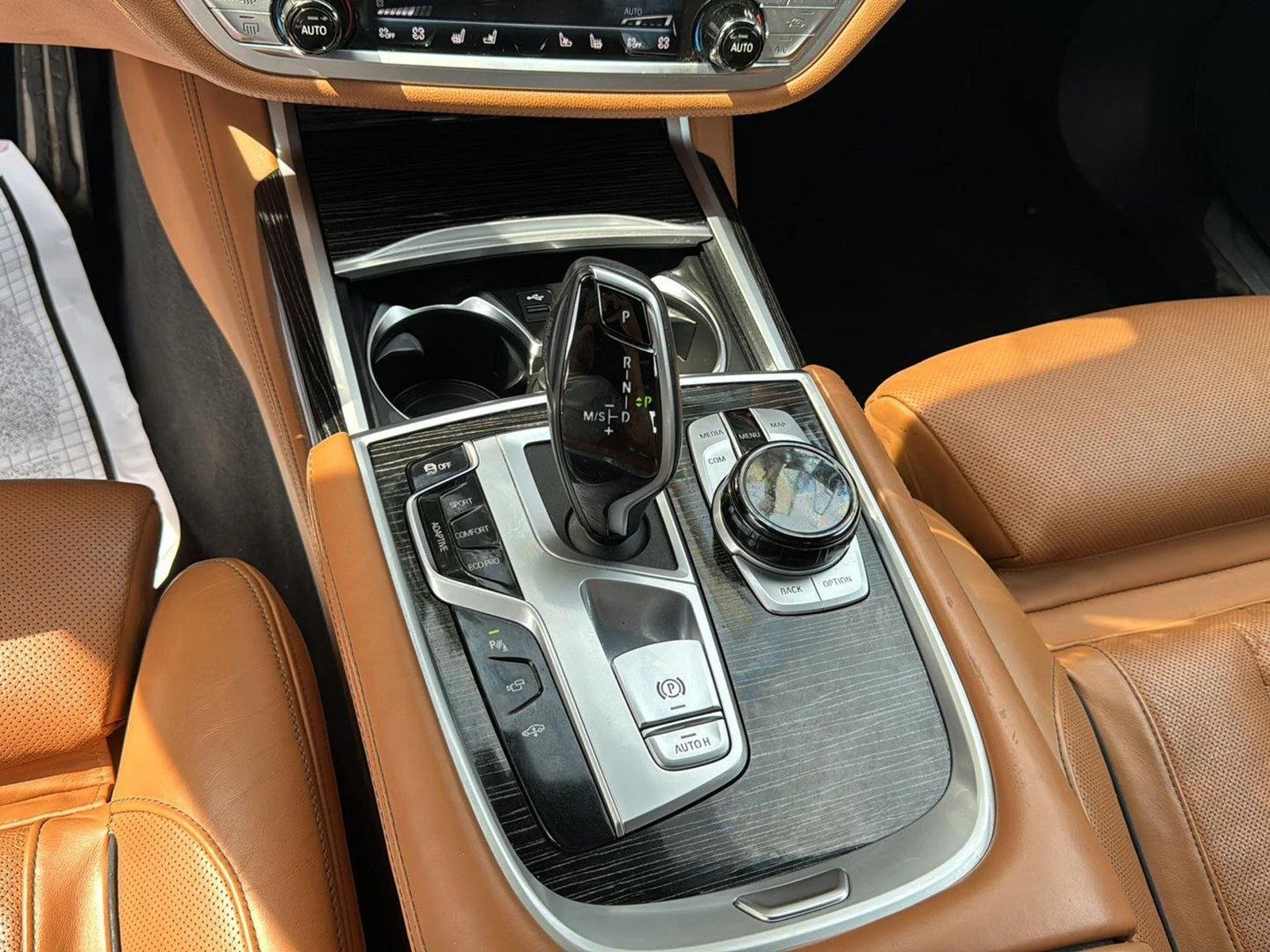 Used 2021 Mineral White Metallic BMW 750i xDrive image 16