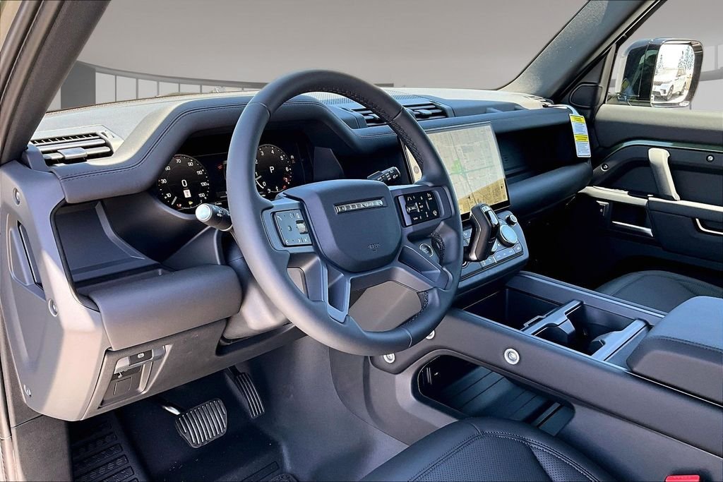 New 2026 WOOLSTONE GREEN Land Rover S 300PS  image 7