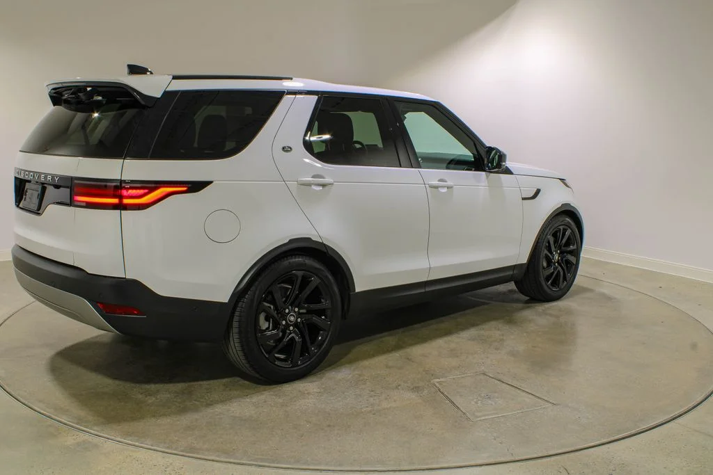 Certified Used 2025 Fuji White Land Rover S image 5