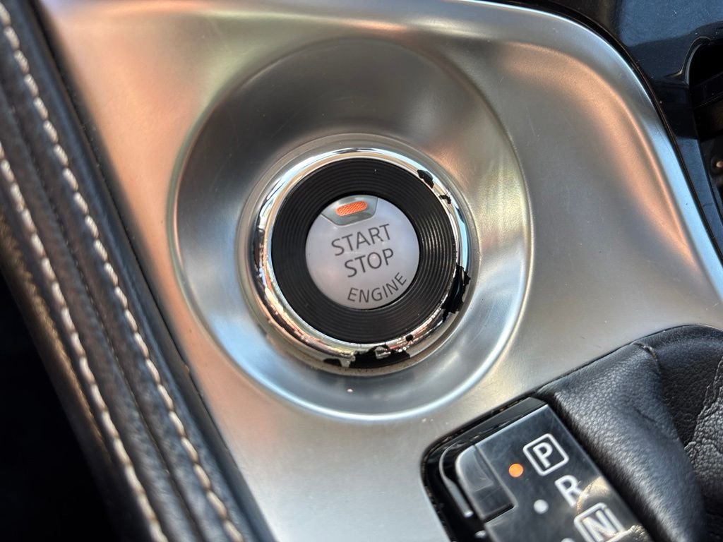 Used 2016 Bordeaux Nissan Platinum image 24