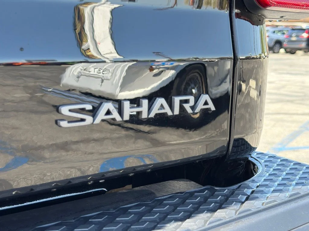 New 2026 Black Clear-Coat Exterior Paint Jeep Sahara image 14