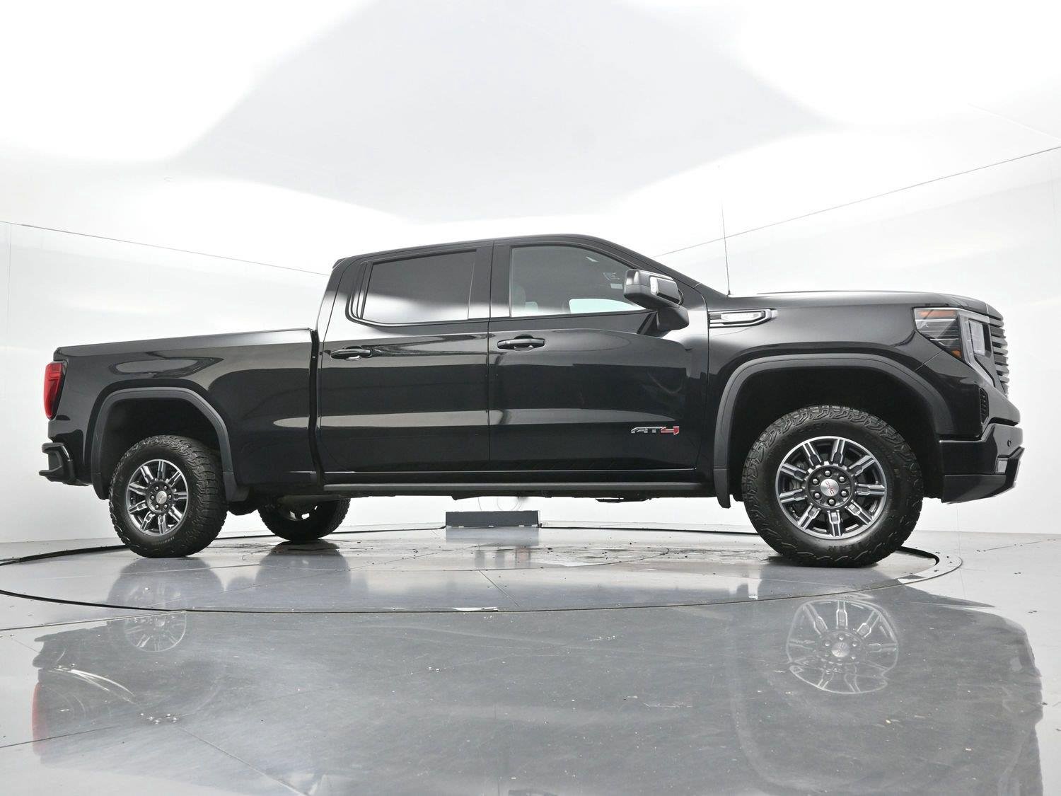 Used 2024 Onyx Black GMC AT4 image 49