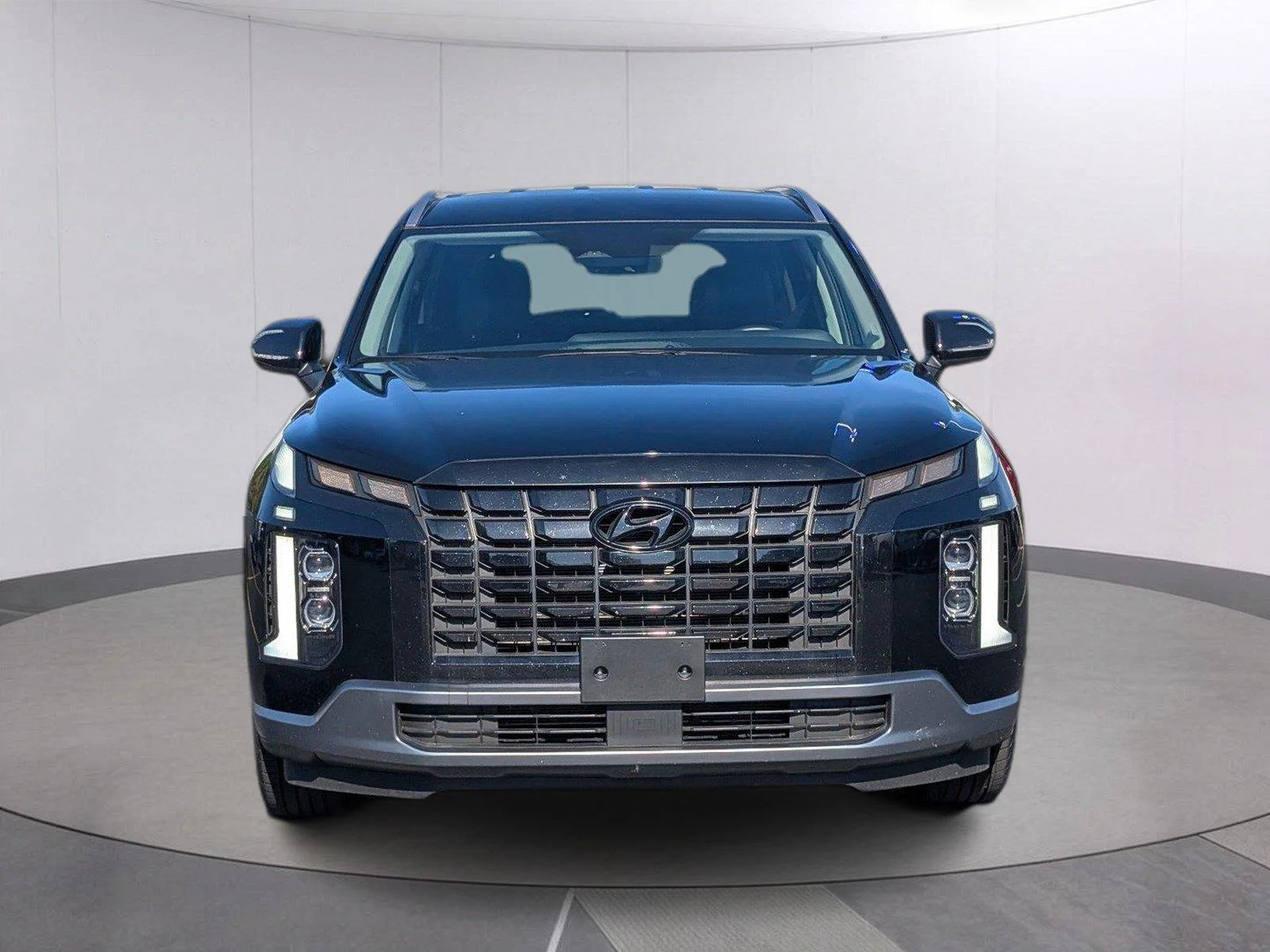 Used 2025 Abyss Black Pearl Hyundai SEL image 10