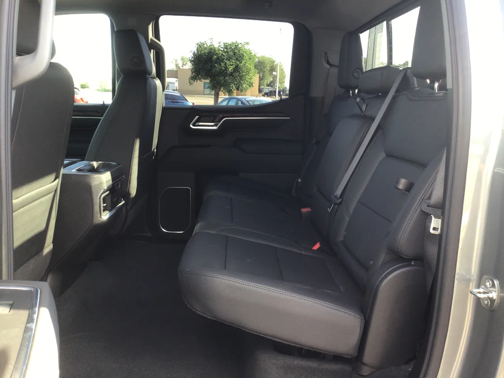 2026 GMC Sierra 1500 SLT - Photo 10
