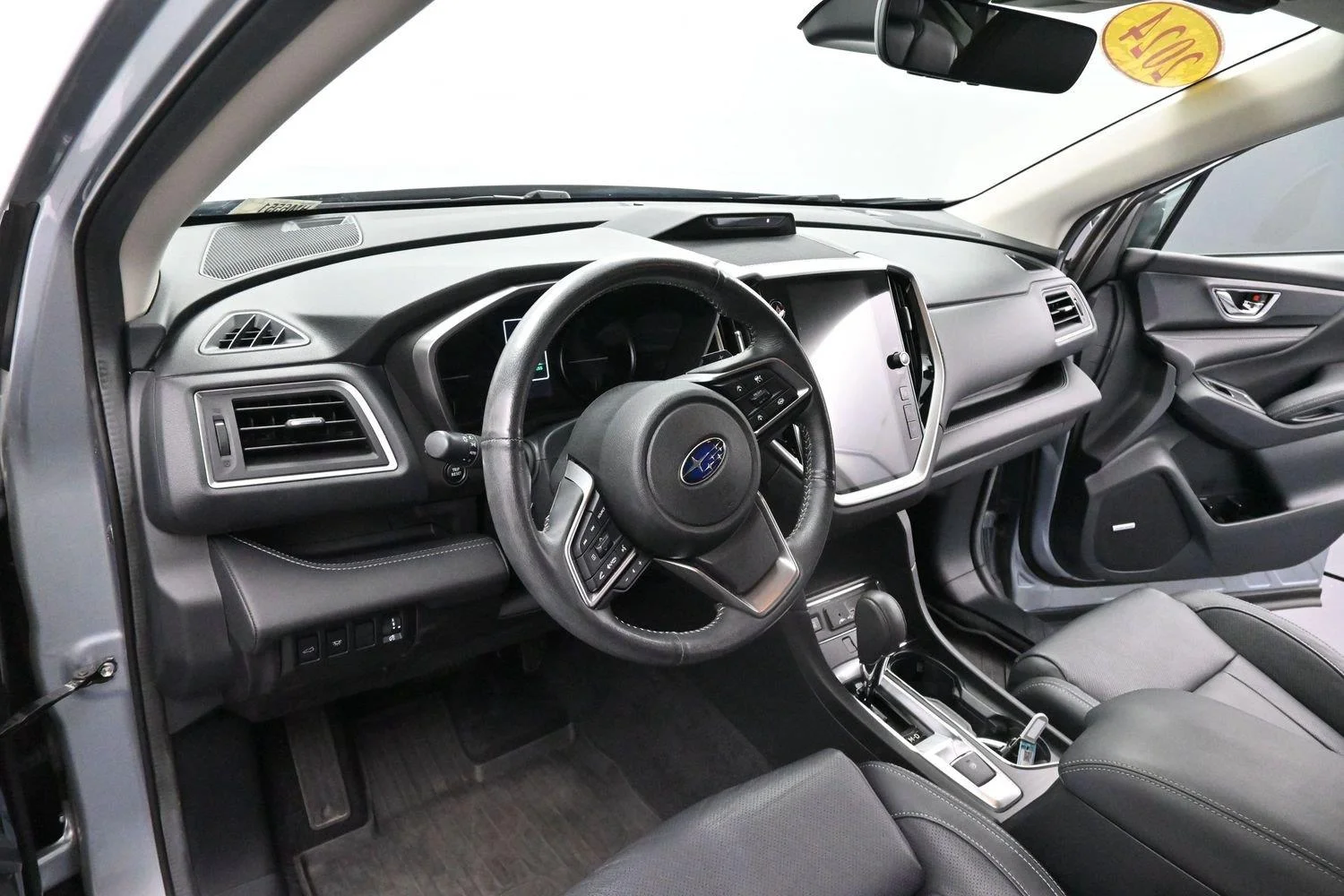 Used 2024 Ice Silver Metallic Subaru Limited image 17