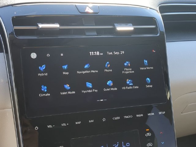 Used 2024 White Hyundai Blue image 18