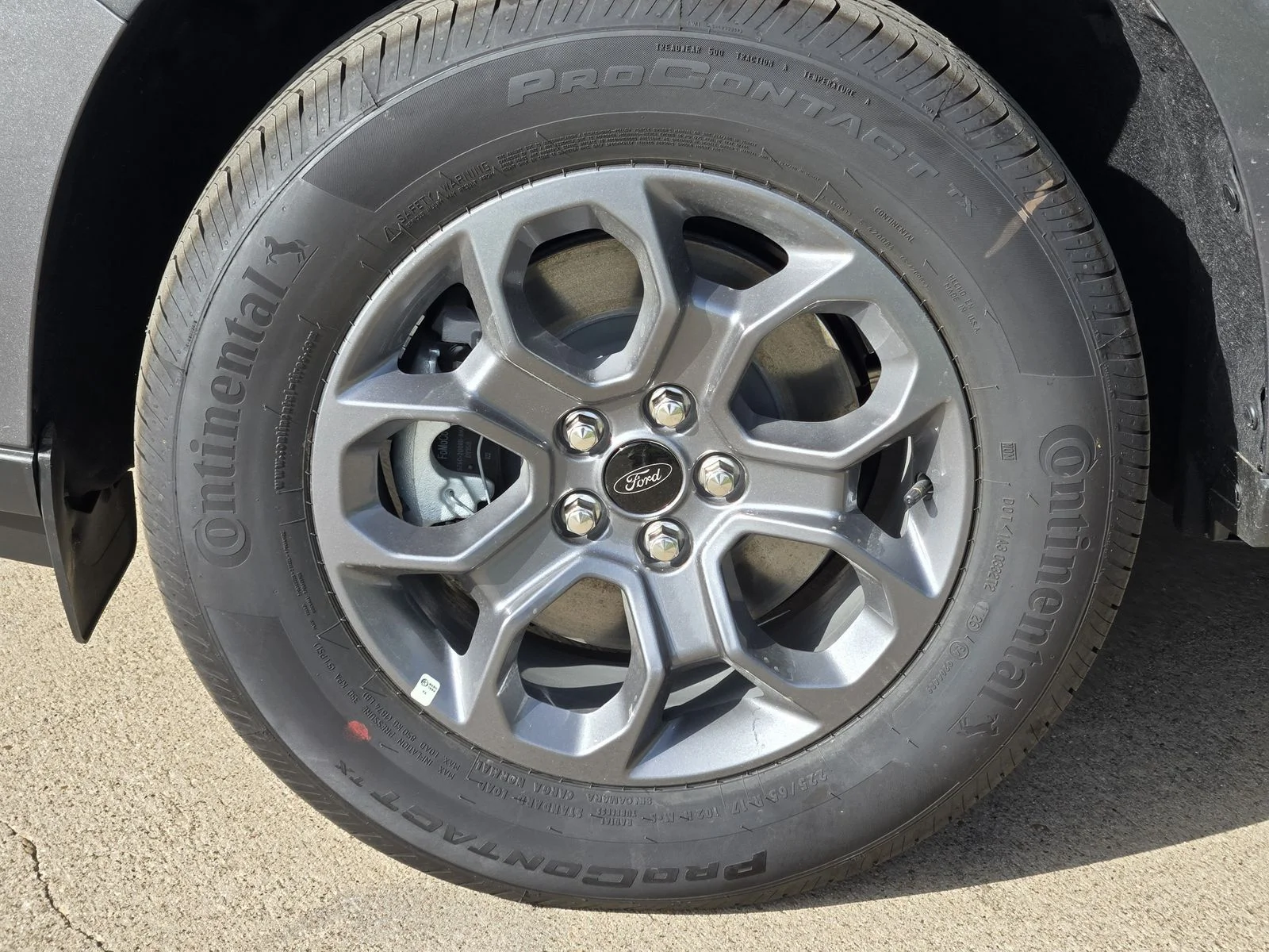 New 2026 Carbonized Gray Metallic Ford XLT image 7