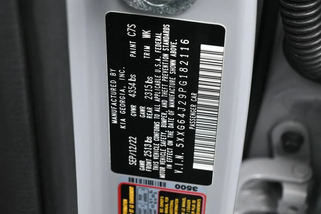 Used 2023 Wolf Gray Kia GT-Line image 17