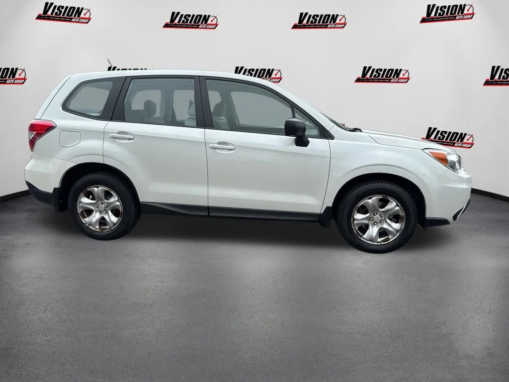 Used 2015 White Subaru 2.5i image 4