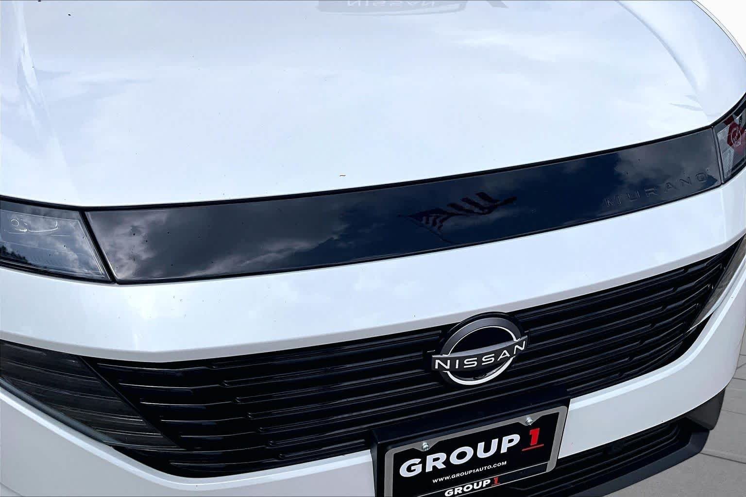 Used 2025 Everest White Pearl Tricoat Nissan SL image 28