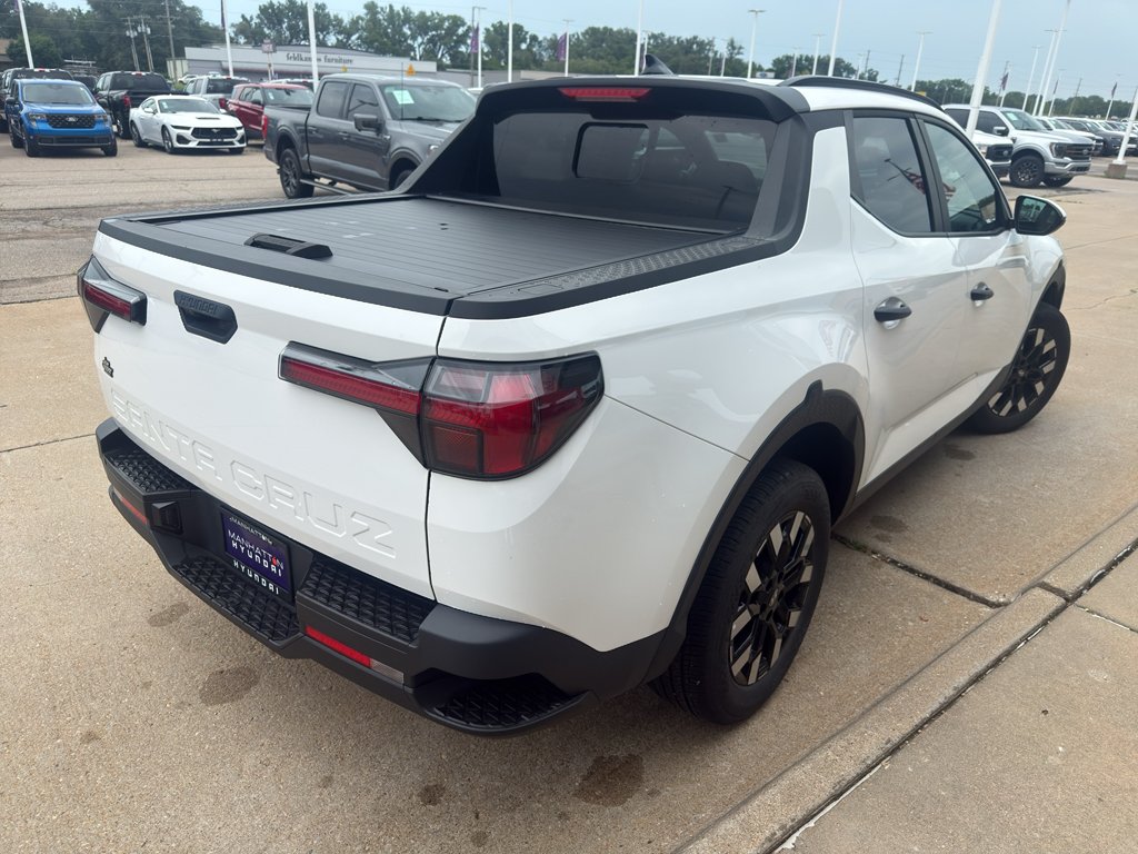 Used 2025 Atlas White Hyundai SEL Activity image 10