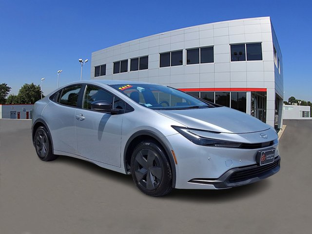 2025 Toyota Prius LE