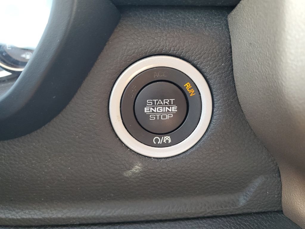 Used 2021 Silver Ram Laramie image 22