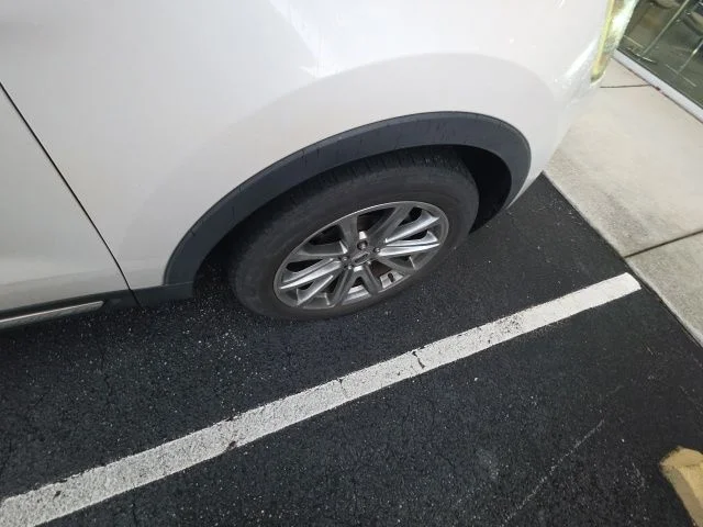 Used 2017 White Ford Limited image 7