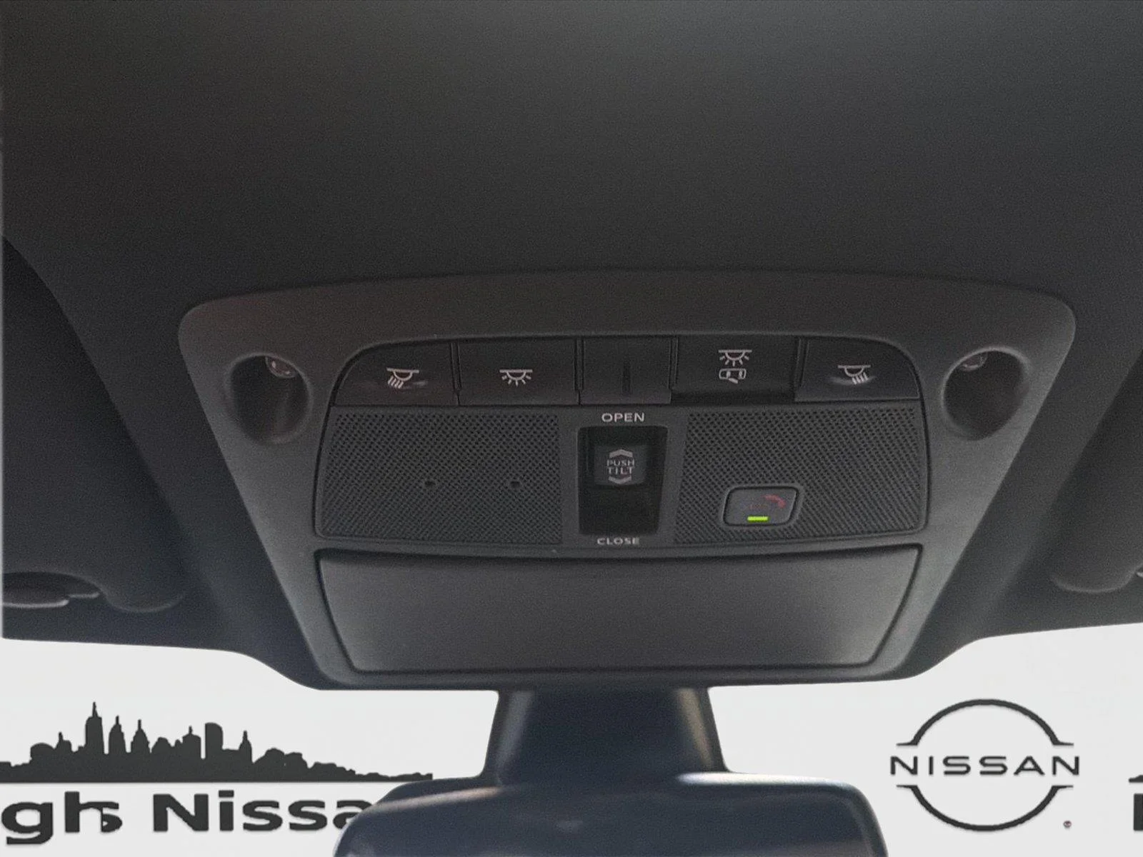 2022 Nissan Maxima SR - Photo 21