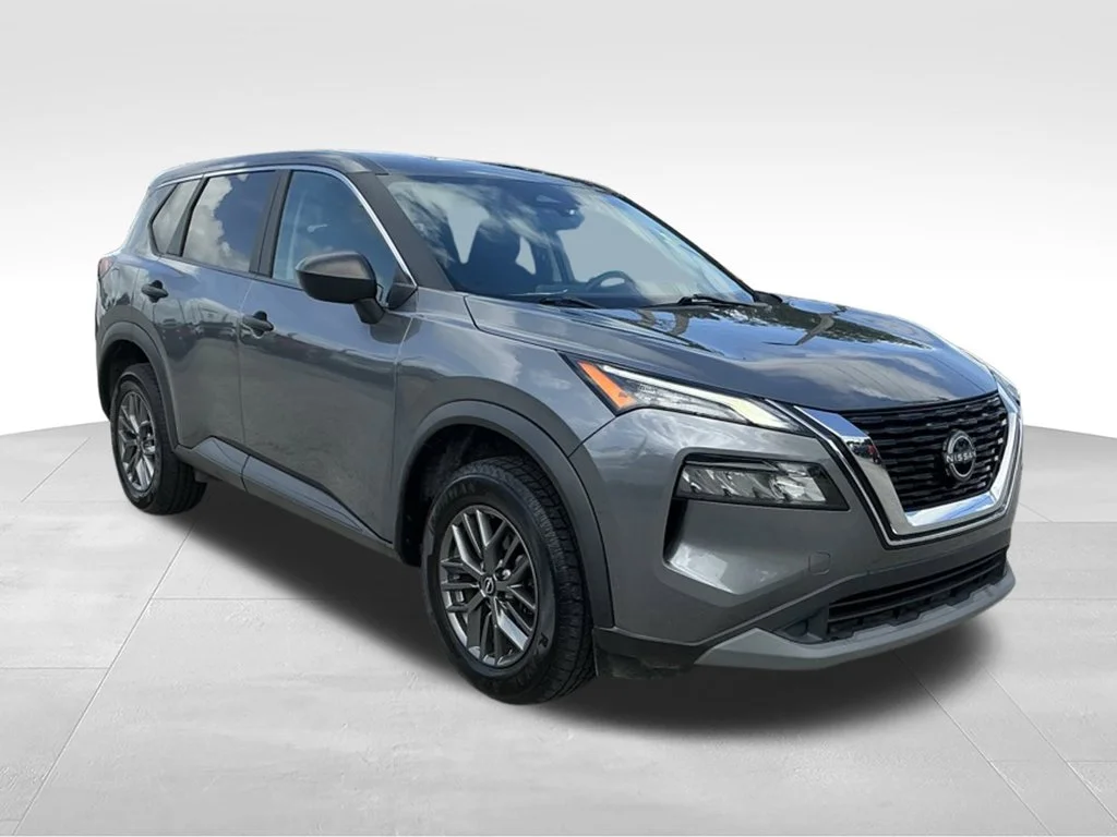 Used 2023 Gray Nissan S image 11