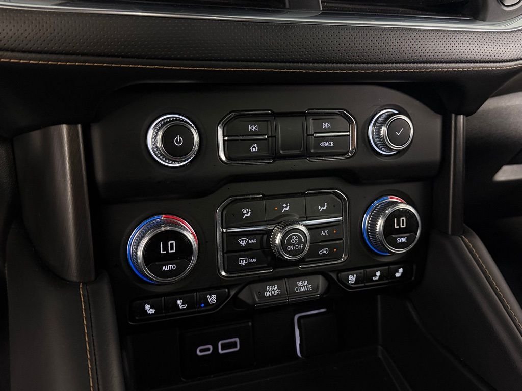Used 2024 Sterling Metallic GMC AT4 image 19