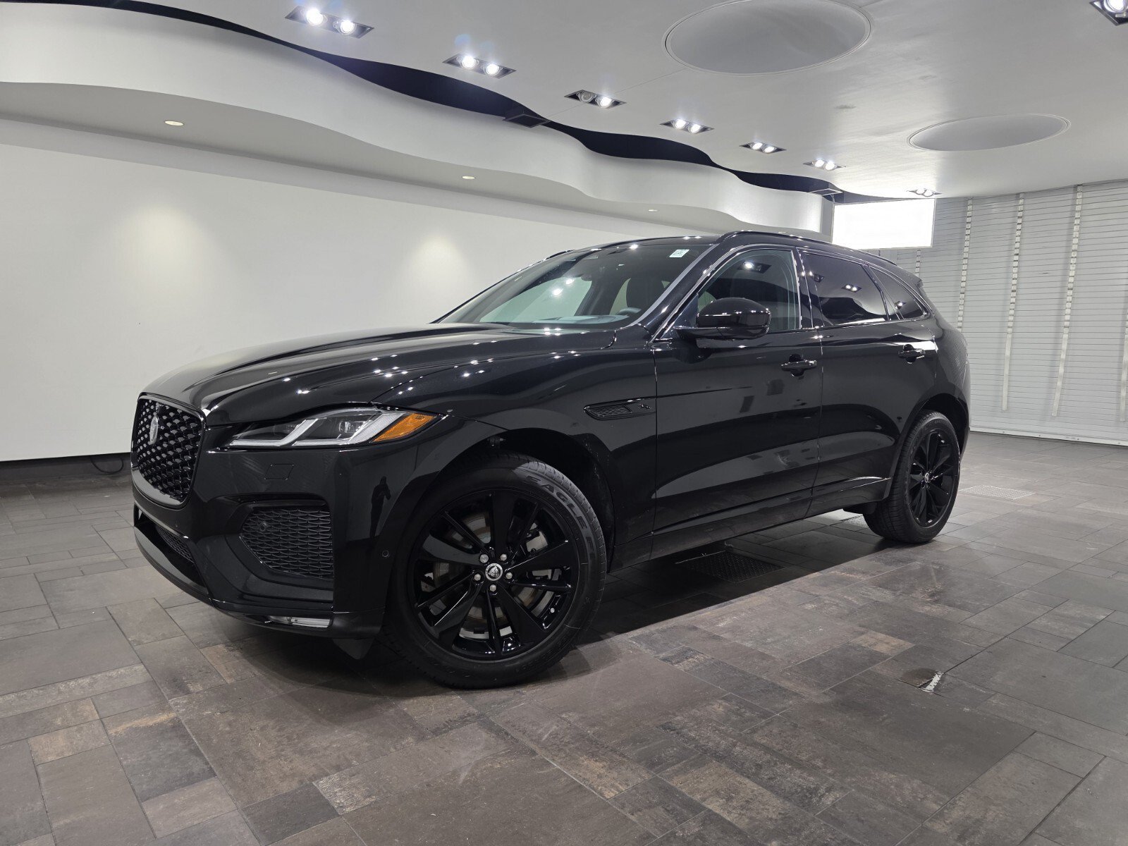 2026 Jaguar F-PACE P250 R-Dynamic S's photo