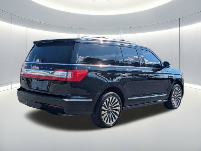 Used 2018 Black Lincoln Reserve image 6