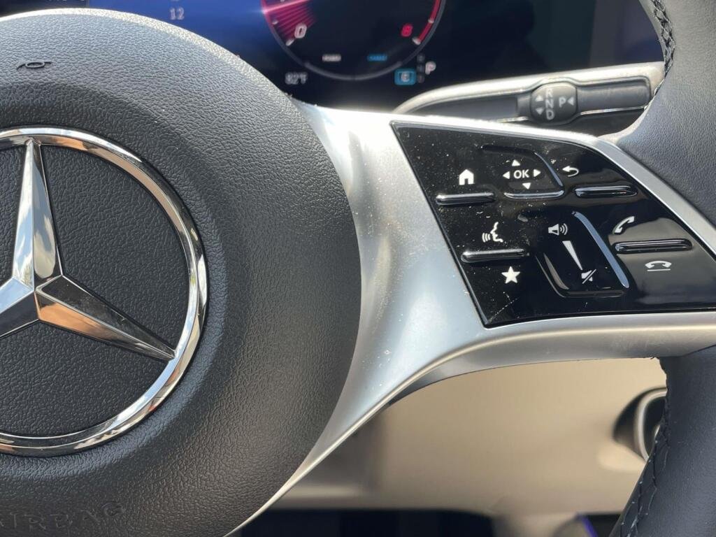 New 2026 Cirrus Silver Metallic Mercedes-Benz GLB 250 image 39
