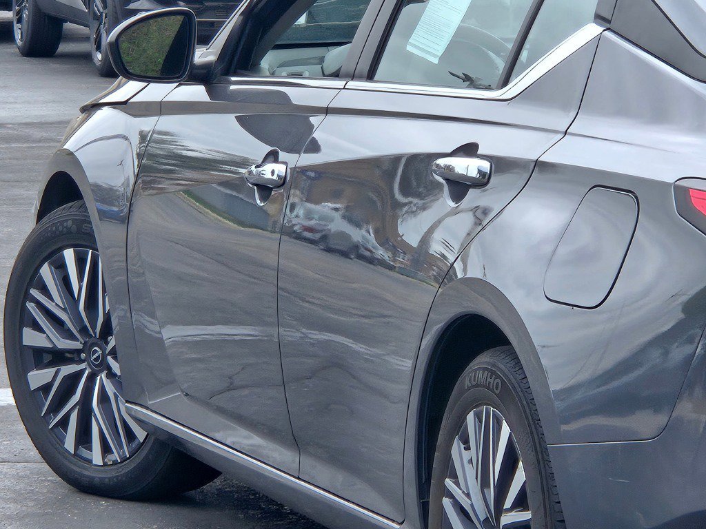 2025 Nissan Altima SV - Photo 14