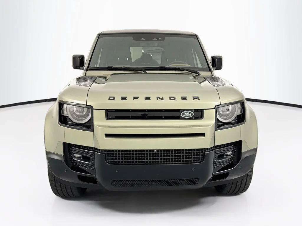 Used 2024 Green Land Rover X-Dynamic SE image 2