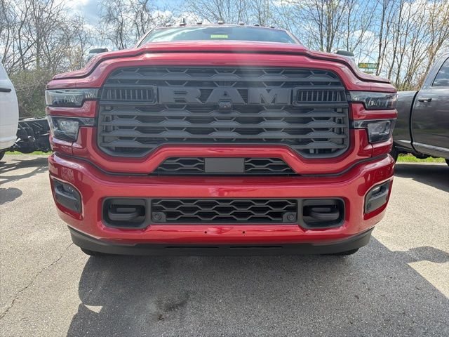 New 2026 Molten Red Pearl-Coat Exterior Paint RAM Big Horn image 13