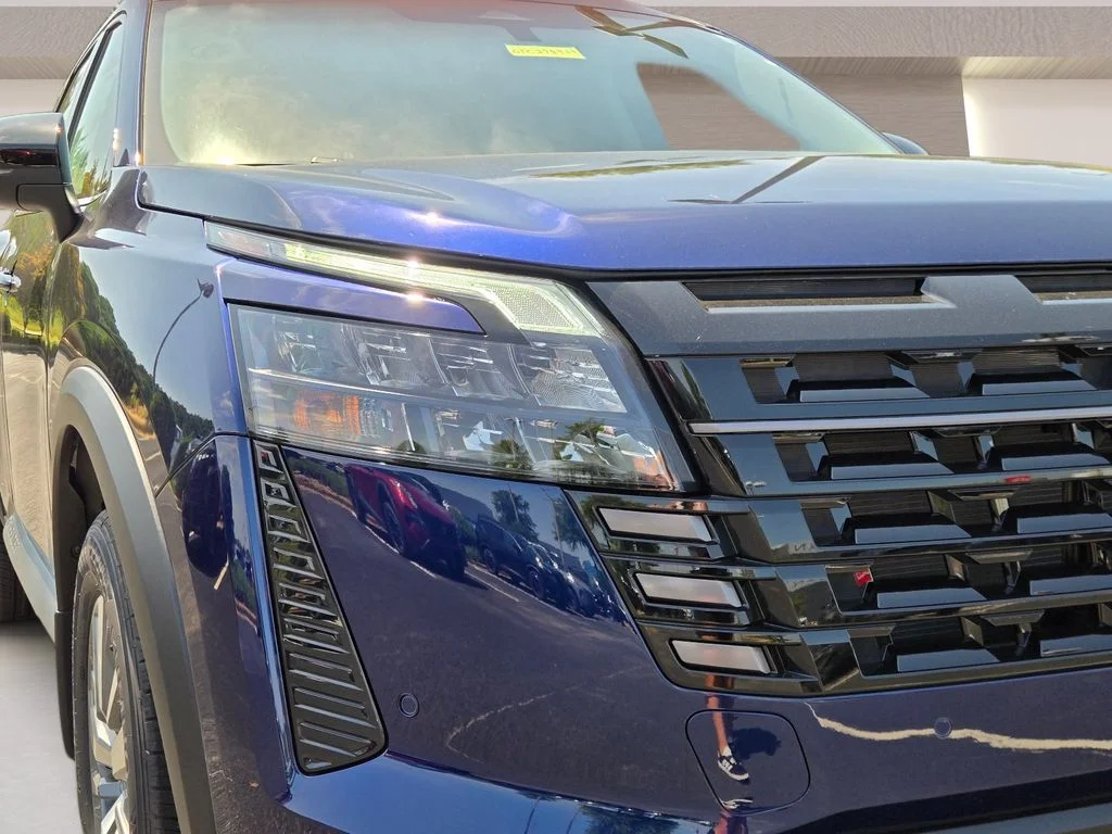 New 2026 Deep Ocean Blue Pearl Nissan SL image 2